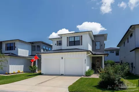 5614 Trout Ln, Pensacola, FL 32507