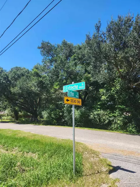 1013 Echo Cir, Pensacola, FL 32514