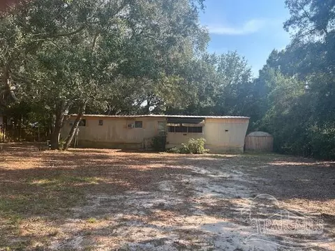 7507 Blackjack Cir, Navarre, FL 32566