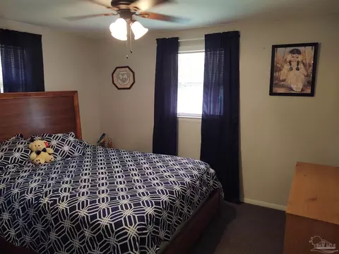 Bedroom - 7180 E Gate Rd, Milton, FL 32570 photo 2 of 2