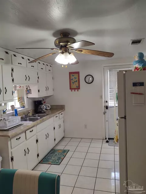 Kitchen - 7180 E Gate Rd, Milton, FL 32570 photo 2 of 3