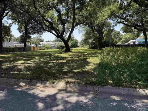 200 N M St, Pensacola, FL 32502