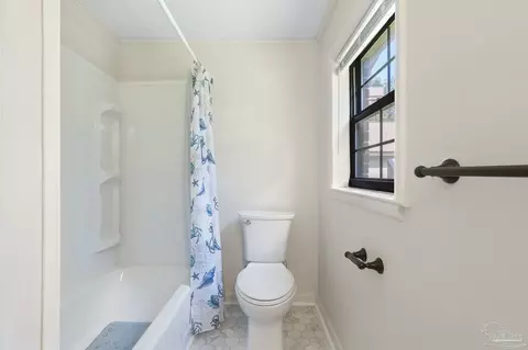 Bath - 4285 Seventh Ave, Pace, FL 32571 photo 3 of 5