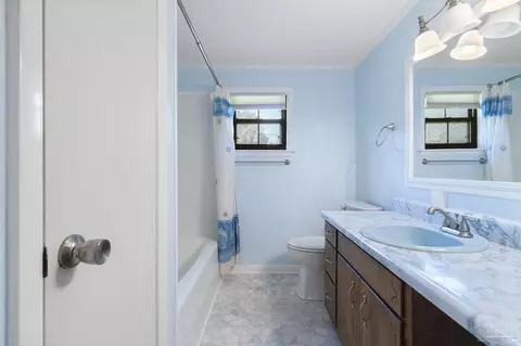 Bath - 4285 Seventh Ave, Pace, FL 32571 photo 4 of 5
