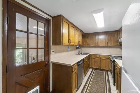 Kitchen - 4285 Seventh Ave, Pace, FL 32571 photo 1 of 3