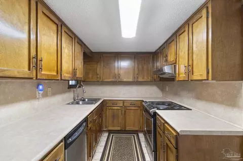 Kitchen - 4285 Seventh Ave, Pace, FL 32571 photo 2 of 3