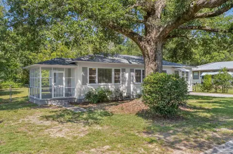 5589 Birch St, Milton, FL 32570