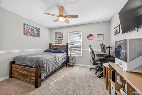 Bedroom - 3668 Berrypatch Ln, Pace, FL 32571 photo 7 of 10