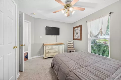 Bedroom - 3668 Berrypatch Ln, Pace, FL 32571 photo 8 of 10