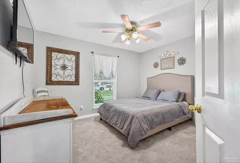 Bedroom - 3668 Berrypatch Ln, Pace, FL 32571 photo 10 of 10