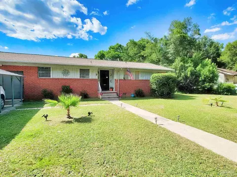 7 Forest Park Dr, Pensacola, FL 32506