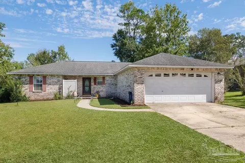 332 Twisted Oak Dr, Cantonment, FL 32533