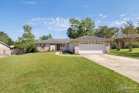 Exterior - 332 Twisted Oak Dr, Cantonment, FL 32533 photo 2 of 7