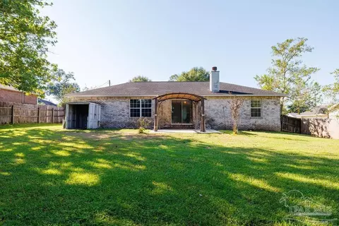 Exterior - 332 Twisted Oak Dr, Cantonment, FL 32533 photo 4 of 7