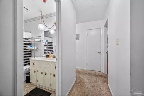 Entry Way - 4608 B Lowery Rd, Milton, FL 32583 photo 2 of 3
