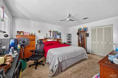 Bedroom - 4608 B Lowery Rd, Milton, FL 32583 photo 6 of 12