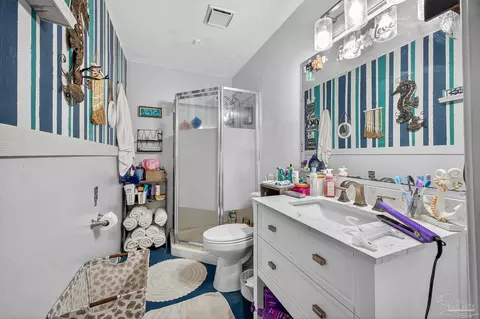 Bath - 4608 B Lowery Rd, Milton, FL 32583 photo 5 of 6