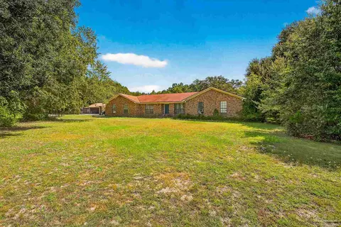 Exterior - 4608 B Lowery Rd, Milton, FL 32583 photo 3 of 7