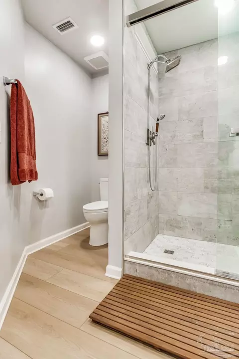 Bath - 6499 Tonya Dr, Milton, FL 32570 photo 3 of 4