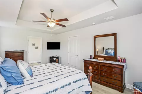 Bedroom - 6234 Pineapple Dr, Milton, FL 32570 photo 2 of 5