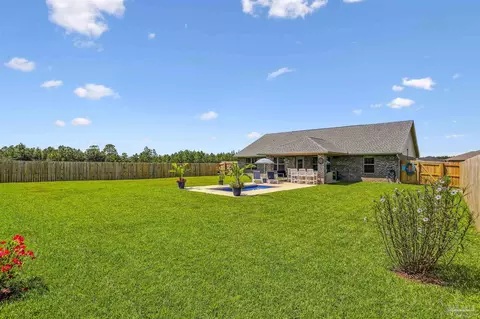 Exterior - 6234 Pineapple Dr, Milton, FL 32570 photo 12 of 15