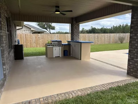 Exterior - 6234 Pineapple Dr, Milton, FL 32570 photo 14 of 15