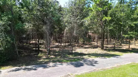 000 Falling Brook Ct, Pace, FL 32571 photo 3