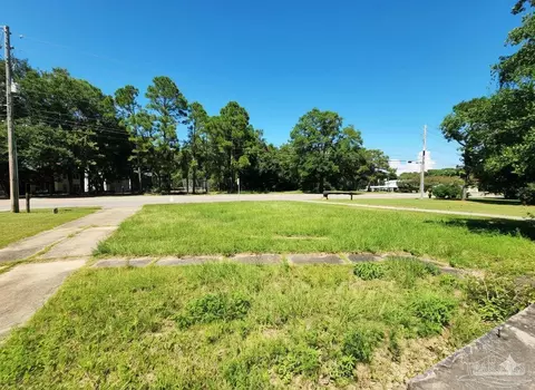 3545 Creighton Rd, Pensacola, FL 32504