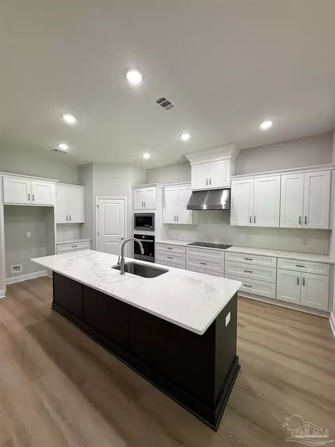 Kitchen - 3318 Durney Dr, Cantonment, FL 32533 photo 3 of 9