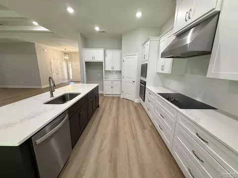 Kitchen - 3318 Durney Dr, Cantonment, FL 32533 photo 5 of 9