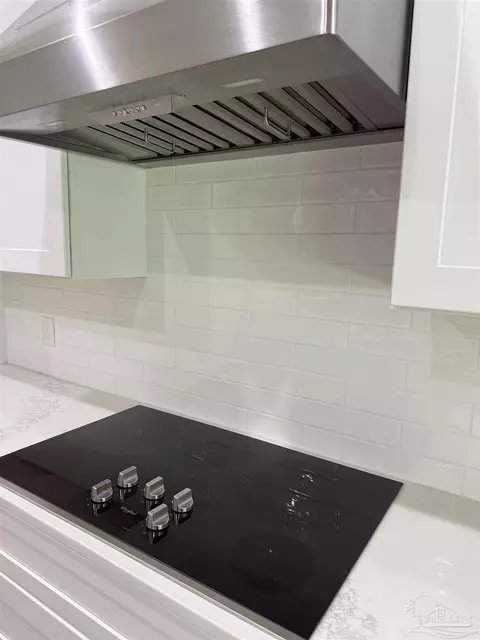 Kitchen - 3318 Durney Dr, Cantonment, FL 32533 photo 6 of 9