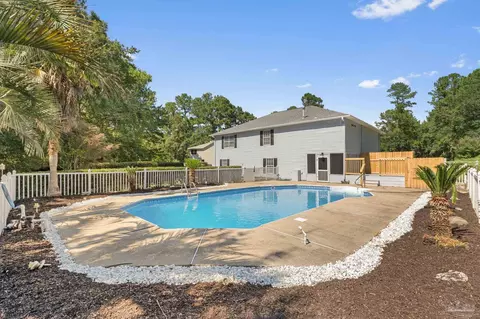 Exterior - 109 Fairway Ct, Crestview, FL 32536 photo 13 of 24