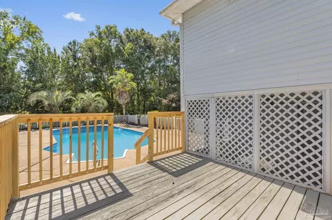 Exterior - 109 Fairway Ct, Crestview, FL 32536 photo 7 of 24