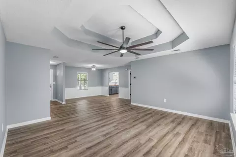 Living - 109 Fairway Ct, Crestview, FL 32536 photo 4 of 11