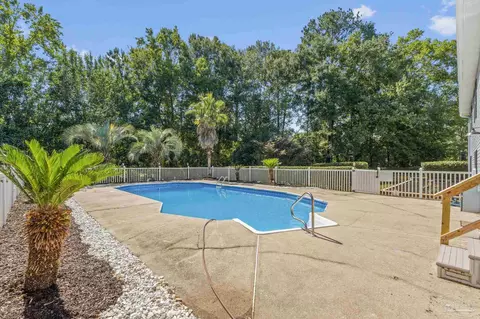 Exterior - 109 Fairway Ct, Crestview, FL 32536 photo 8 of 24