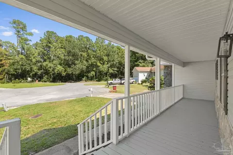 Exterior - 109 Fairway Ct, Crestview, FL 32536 photo 4 of 24