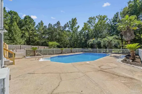 Exterior - 109 Fairway Ct, Crestview, FL 32536 photo 9 of 24
