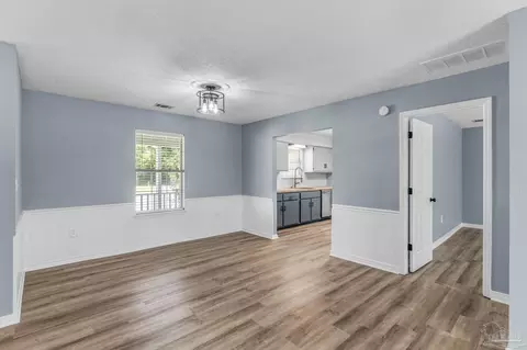 Living - 109 Fairway Ct, Crestview, FL 32536 photo 5 of 11