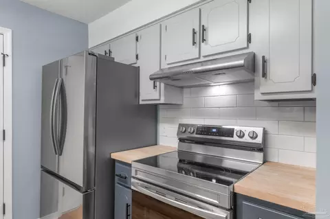 Kitchen - 109 Fairway Ct, Crestview, FL 32536 photo 1 of 3