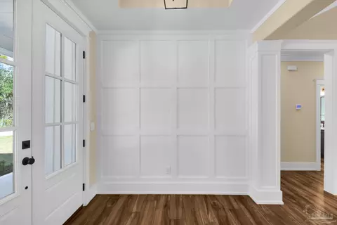 Entry Way - 3204 Edinburgh Castle Dr, Milton, FL 32583 photo 4 of 7