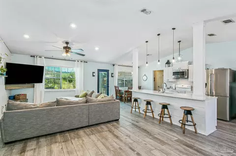 1508 Bay Woods Rd, Gulf Breeze, FL 32563