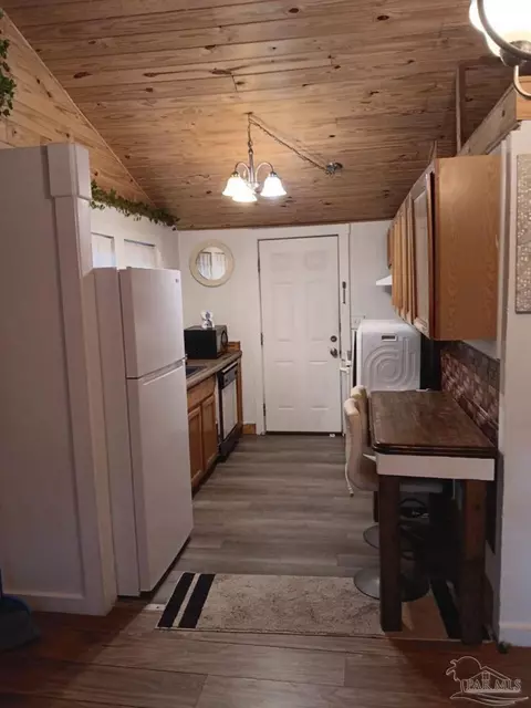 612 Rentz Ave, Pensacola, FL 32507