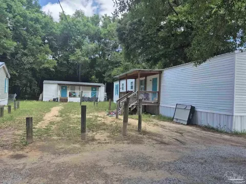 2810 Desert St, Pensacola, FL 32514