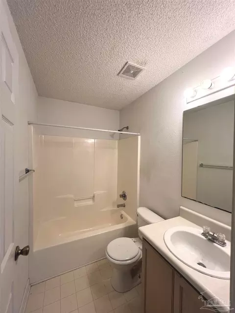 Bath - 5334 Overbrook Dr, Milton, FL 32570 photo 1 of 3