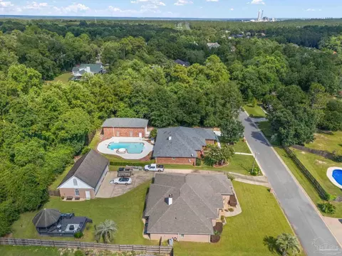 View/Area - 2614 Devlin Way, Cantonment, FL 32533 photo 8 of 10