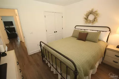 Bedroom - 6130 Dollarweed Dr, Pace, FL 32571 photo 7 of 8