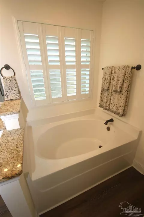 Bath - 6130 Dollarweed Dr, Pace, FL 32571 photo 2 of 6