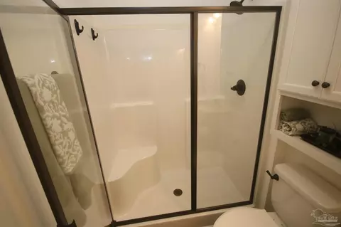 Bath - 6130 Dollarweed Dr, Pace, FL 32571 photo 5 of 6