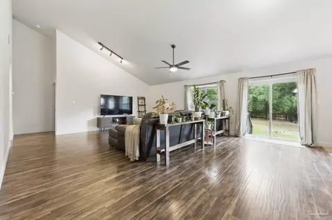 4793 Coronado Cir, Crestview, FL 32539 photo 8