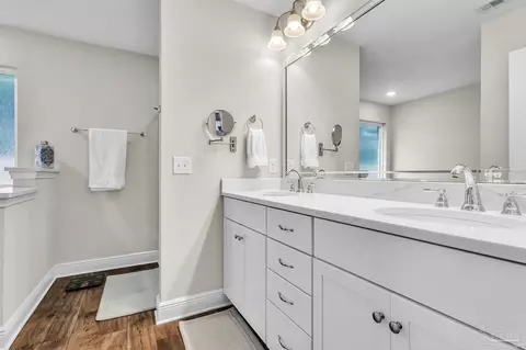 Bath - 5647 Dunridge Dr, Pace, FL 32571 photo 3 of 4
